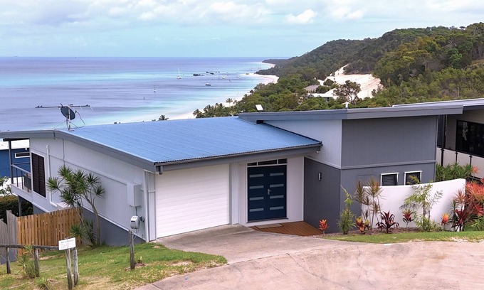 Brisbane Waterfront House | "Sands on Moreton" @ Tangalooma
