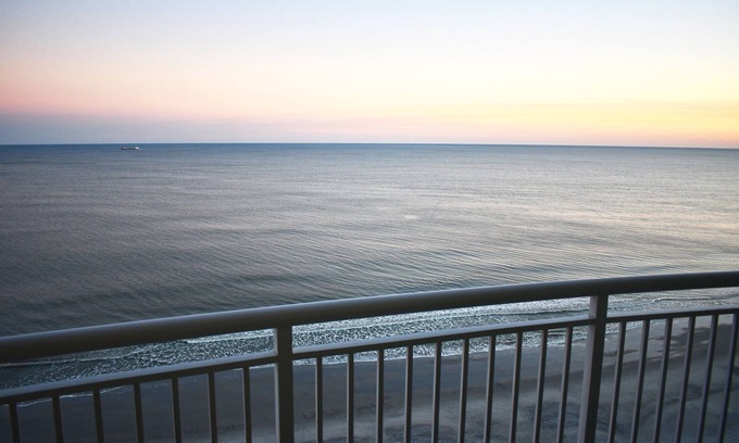 Downtown Myrtle Beach Resort | Sandy Beach Resort, 15th floor, 1Bdr Oceanfront, 8 Guests, Myrtle Beach