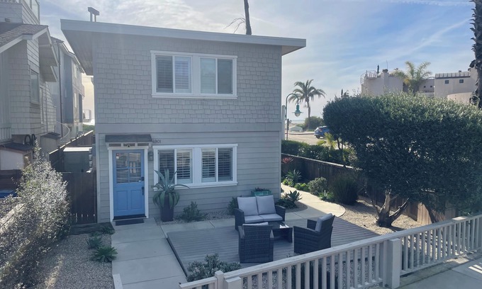 Carpinteria Condo | Sandyland Escape - 2 Bedroom Condo in Carpinteria that is steps from the sand!
