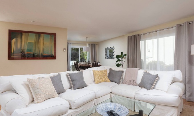 Hidden Valley Condo | Santa Barbara 2 Bedroom, 2 bath, home w/pool, & garage