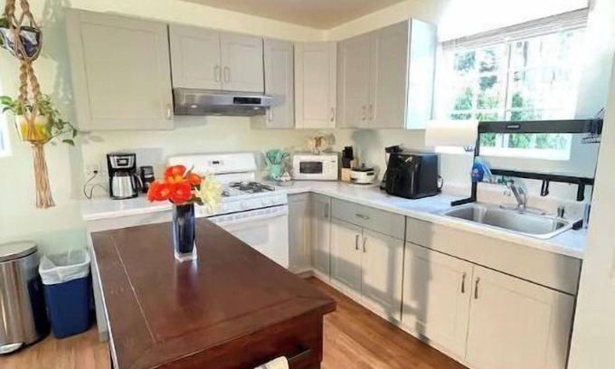 Santa Barbara House | Santa Barbara Serenity 1-bedroom Guest Apt.