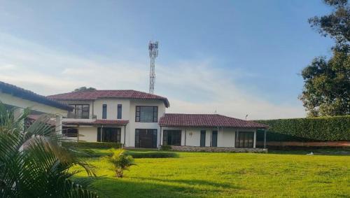 Armenia House | Santa Isabel Campestre