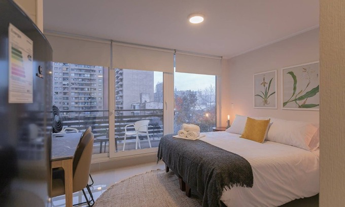 Downtown Santiago Apartment | Santa Lucia: Ideal Studio for Your Comfort