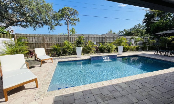 South Gate Ridge House | Sarasota Paradise Heated Pool Home Near Siesta Key Beach