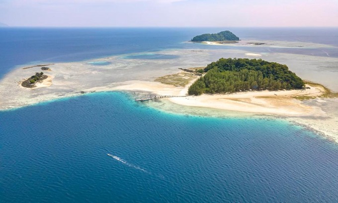 Sulawesi House | Saronde Island Resort Blue Bay Divers