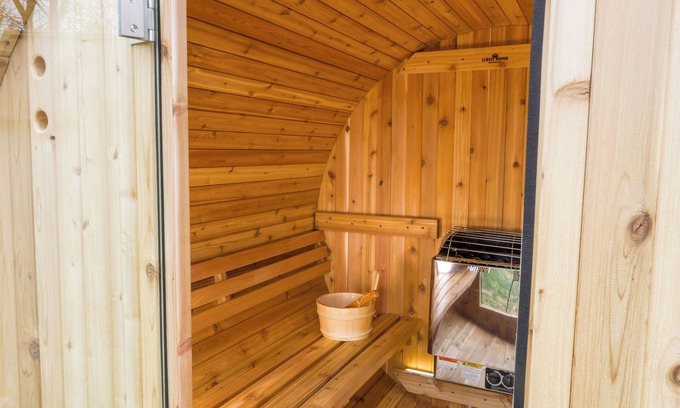 Arvada Plaza Area House | Sauna, Cold Plunge, Badminton, Entertain, 15 Min to Red Rocks, 10 Min to Denver