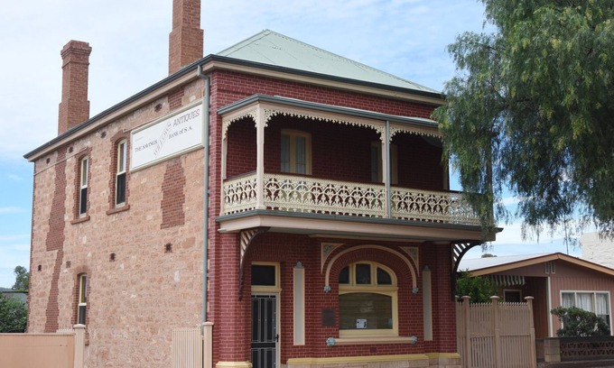 Quorn House | Savings Bank of South Australia - Old Quorn Branch - stay in an old bank