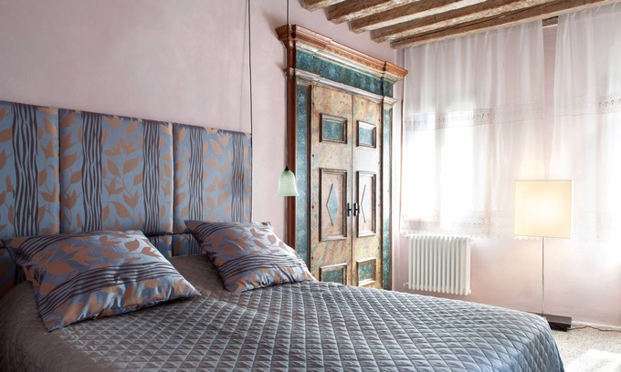 Castello House | Scala Mata: Unique and Homely 17th Century Biennale Apartment