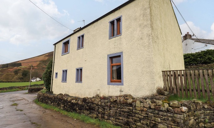 Cockermouth Cottage | SCALES COTTAGE, pet friendly, character holiday cottage in Lorton
