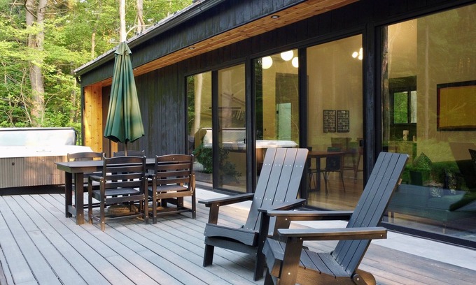 Scottsburg Ski Chalet | Scandinavian Chalet | Hot Tub | FLX Retreat