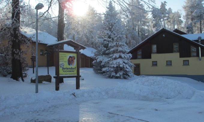 Neuscheidenbach House | Schöne Doppelhaushälfte mit Terrasse in Schirgiswalde