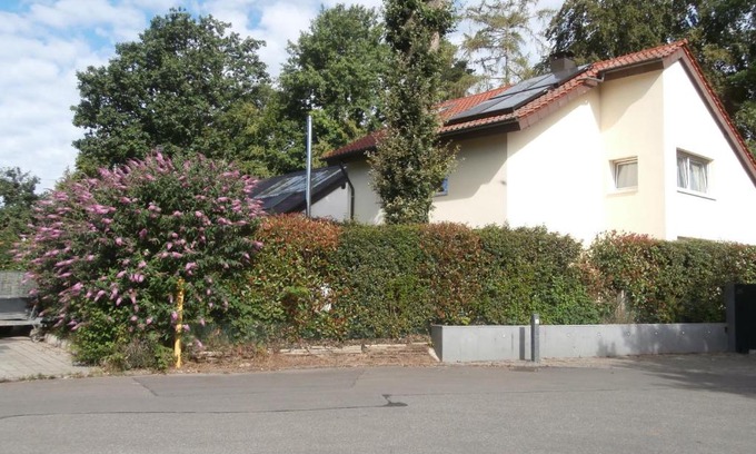 Ostfildern Apartment | schöne Wohnung nahe Messe Stuttgart und Flughafen für 1-4 Gäste