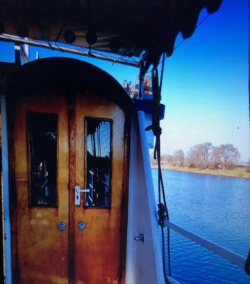 Wasen Bed & Breakfast | Schiff AHOY, Hotelschiff, Hausboot, Boot, Passagierschiff