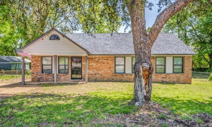 Frayser House | Schoolfield Collective