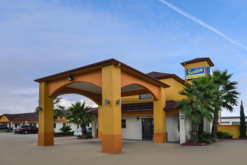 Clodine Hotel | Scottish Inn and Suites Highway Six South