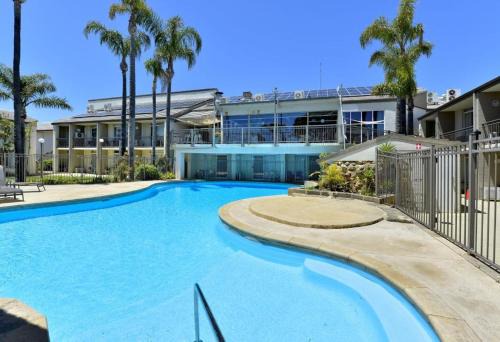 Mandurah Apartment | Sea Breeze Resort Apartment