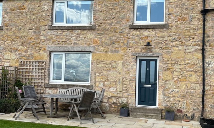 Berwick-upon-Tweed Cottage | Sea for Miles Cottage surrrounded by fields and only a few mins to the beach