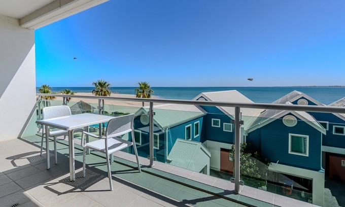 Mandurah Apartment | Sea Side 211 - Spacious modern apartment with water views perfect for couples