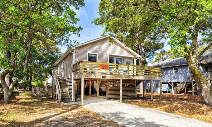 Colington House | Sea Swept Away | Hot Tub and Dog Friendly