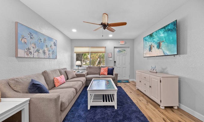 Cocoa Beach Cottage | Sea Turtle-Mins to Beach, Pet Friendly, King Bed