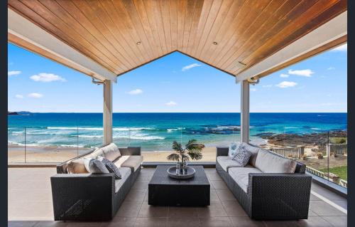 Shellharbour House | Sea View - Absolute Beachfront Shellharbour