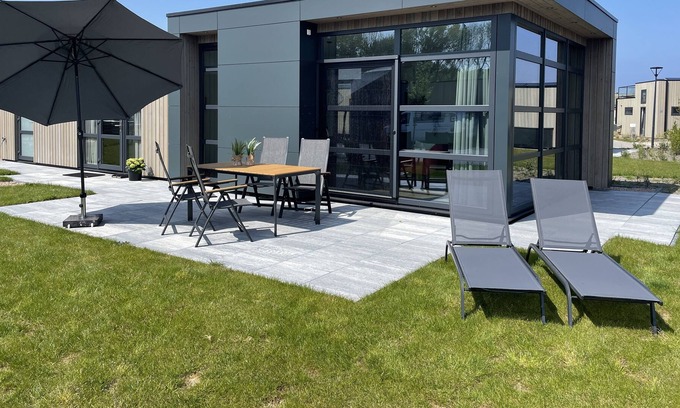 Enkhuizen Ski Chalet | Sea view chalet directly on the IJsselmeer