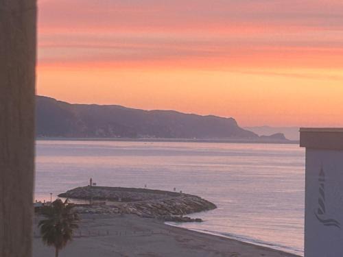 Borghetto Santo Spirito Apartment | Sea Watch Blue Apt