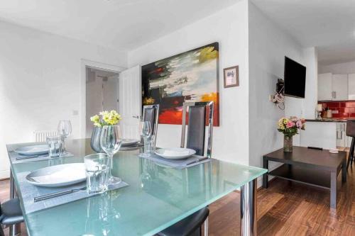 Dundee Apartment | Seagate Heights Large, Stylish, City Centre Flat