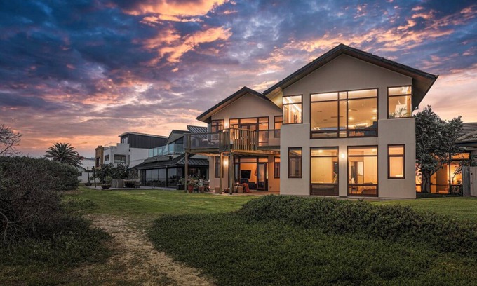 Tennyson House | Seascape Beach House, Tennyson – Ocean Views & Luxe