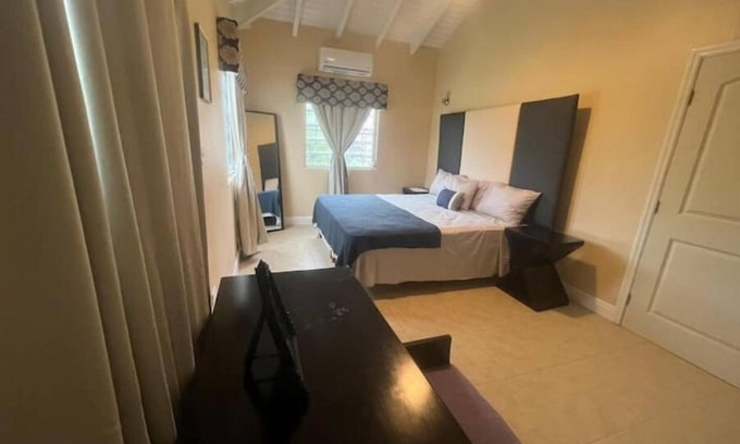 Piggotts Apartment | Seascape Modern Apt Near Airport