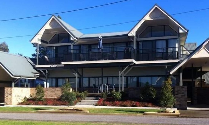 Culburra Beach House | SeaShells Beach House- Best Ocean views & Location