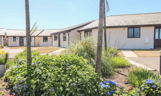 Longrock House | SEASHELLS, family friendly, country holiday cottage in Marazion