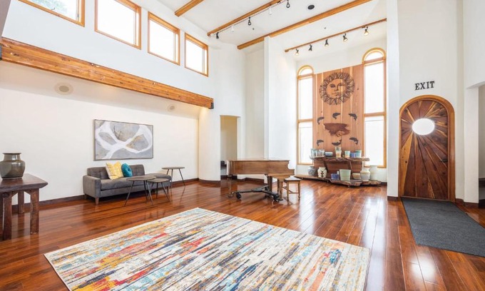 El Granada House | Seaside Art Gallery Loft Inspire Your Creativity with Breathtaking Views!