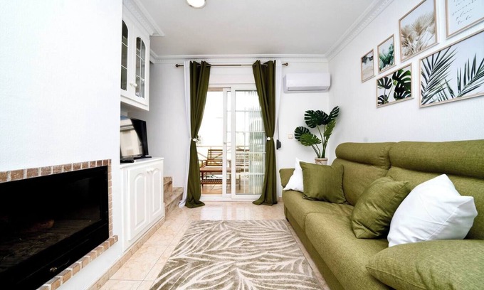 Torrevieja Apartment | Seaside Breeze – Stylish Duplex by the Shore