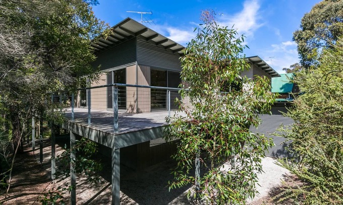 Aireys Inlet House | Seaside Delight I Walk to Beach I 2 Living Rooms