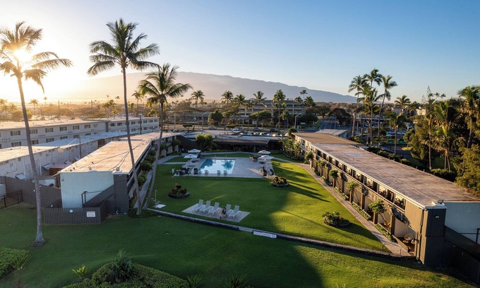 Kahului Hotel | Seaside Escape with Outdoor Pool, Pet-friendly, Convenient Location | 2 Units