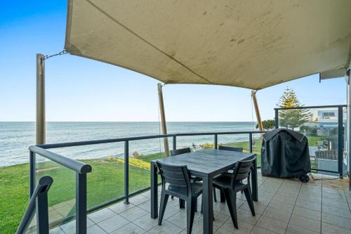 The Entrance North House | Seaside Haven on Hutton Road