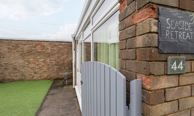 Chapel Saint Leonards Cottage | Seaside Retreat