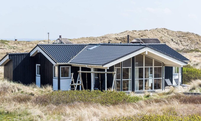 Hvide Sande House | Seaside Serenity in A…rgab with Sauna-By Traum