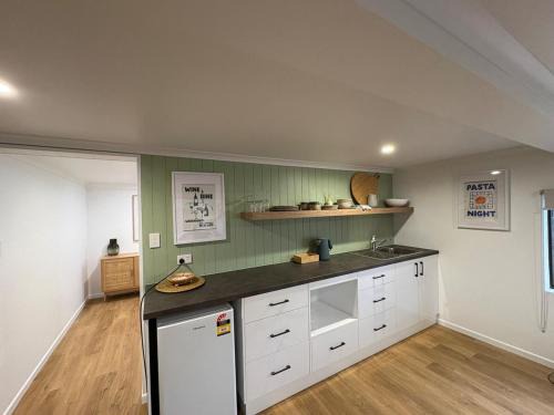 Cannonvale Apartment | Seaside Studio