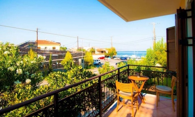 Ireon Apartment | Seaside studio in Ireo with a breathtaking view