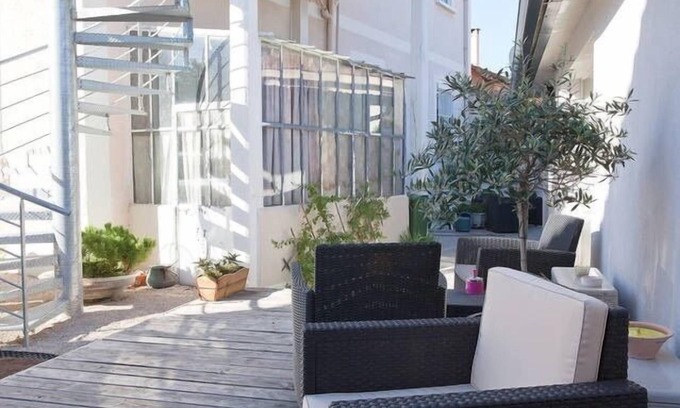 Aiguerelles Apartment | SEASONAL RENTAL STUDIO 20 M2 MONTPELLIER BEACHES ON THE ROAD