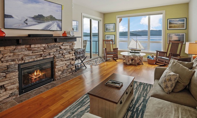 Sandpoint Condo | Seasons Waterfront | Pool, Marina, Hot Tub, Spa