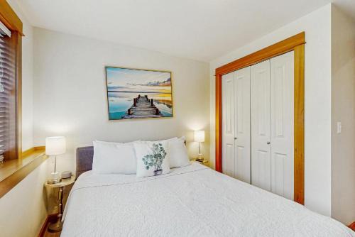 Atlantic House | Seattle Adventure & Stadium Getaway - Lower Level