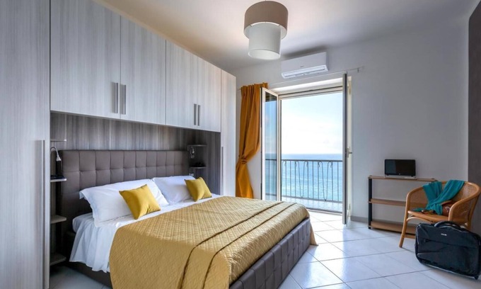 Piano di Sorrento Apartment | Seaview Cocò Home Piano di Sorrento SEA FRONT and FREE PARKING