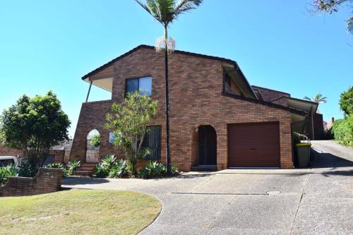 South West Rocks House | Seaview Townhouse 1 - Bring your own linen.