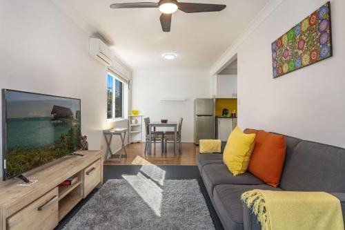 Yamba Apartment | Seawest 2 - Entrance Wooli Street