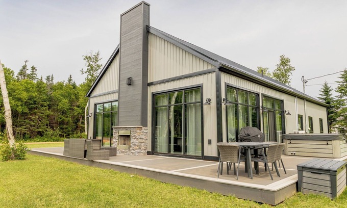 Bayview House | Seawood Haven in Cavendish