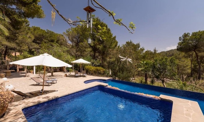 Sant Josep de sa Talaia Villa | Secluded villa in private grounds with AC in all bedrooms