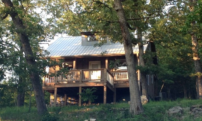 Omaha Cabin | Secluded Cabin - Near Branson. Relax-Quiet-Hike-Explore-Woods-Lake-Mountains 4WD